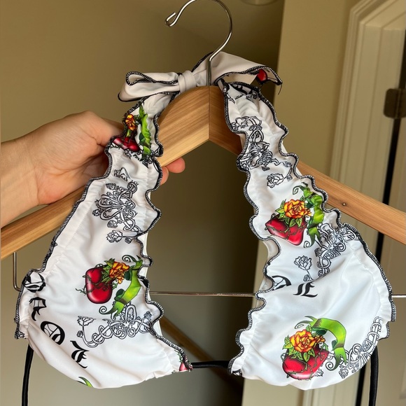 Bikini - Picture 12 of 14